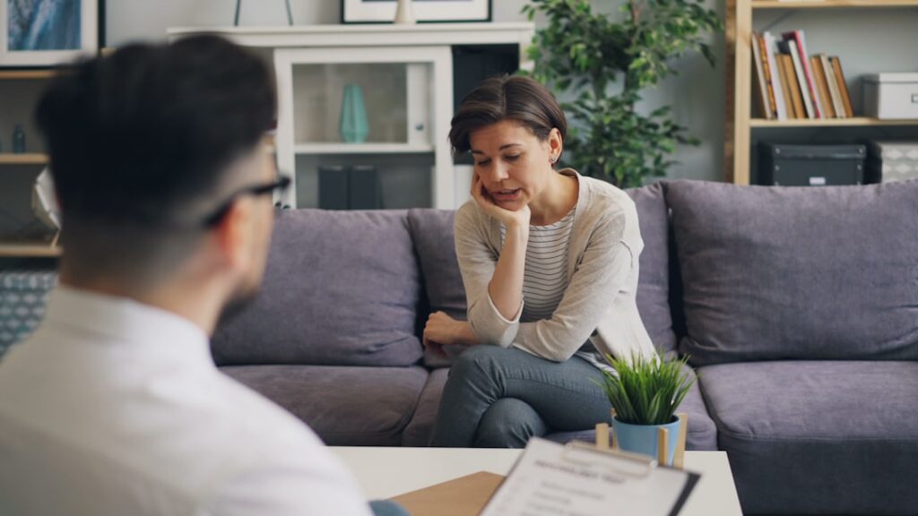 Therapist conducting an individual trauma-focused therapy session in a San Diego dual-diagnosis treatment program